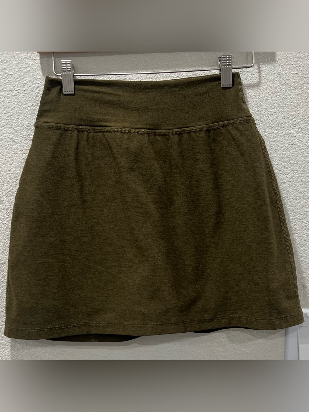 Beyond Yoga Olive Green Mini Skirt/short athletic sporty classic comfy women’s S